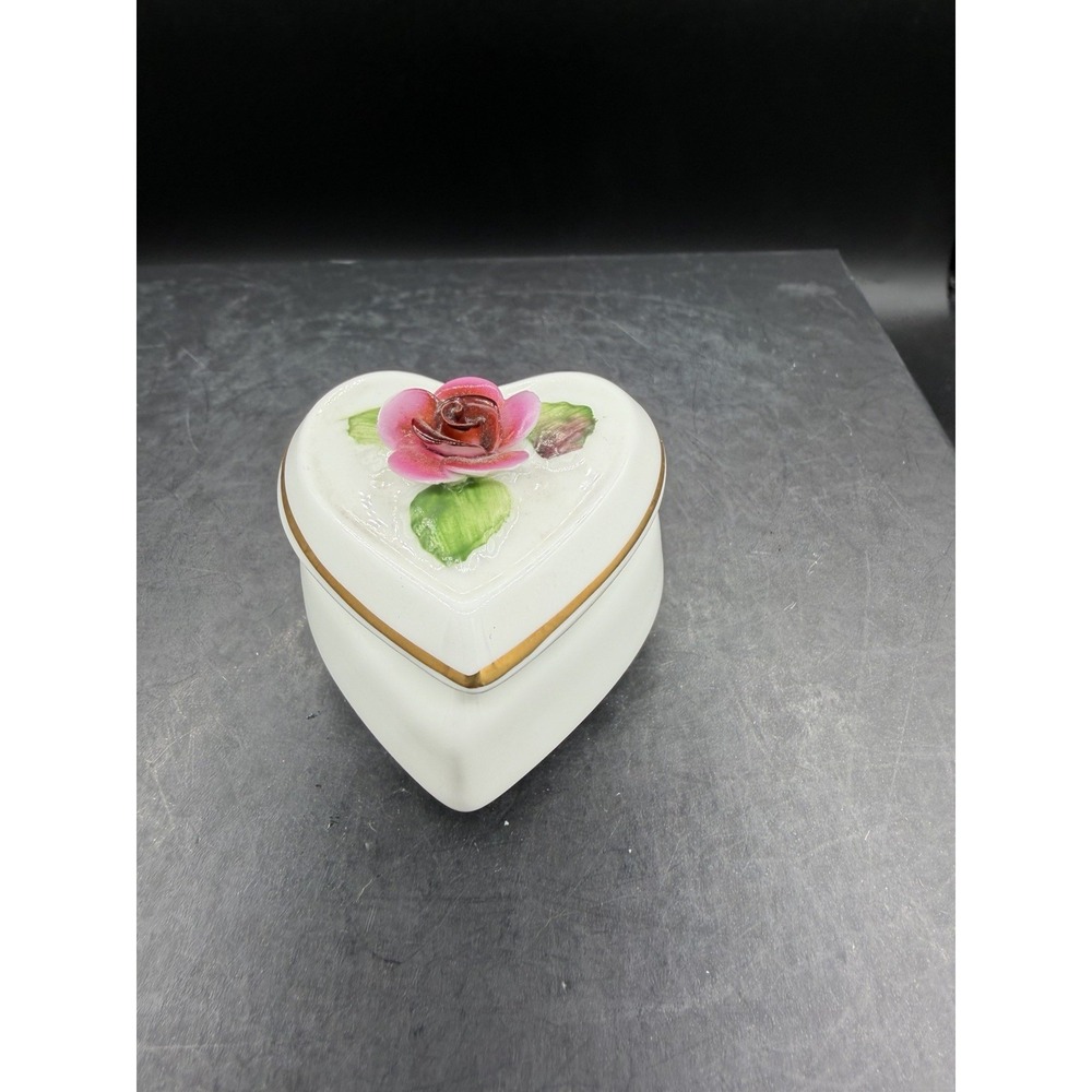 👑❤️ Staffordshire Crown Heart-Shaped Trinket Box with 3D Rose 🌹✨